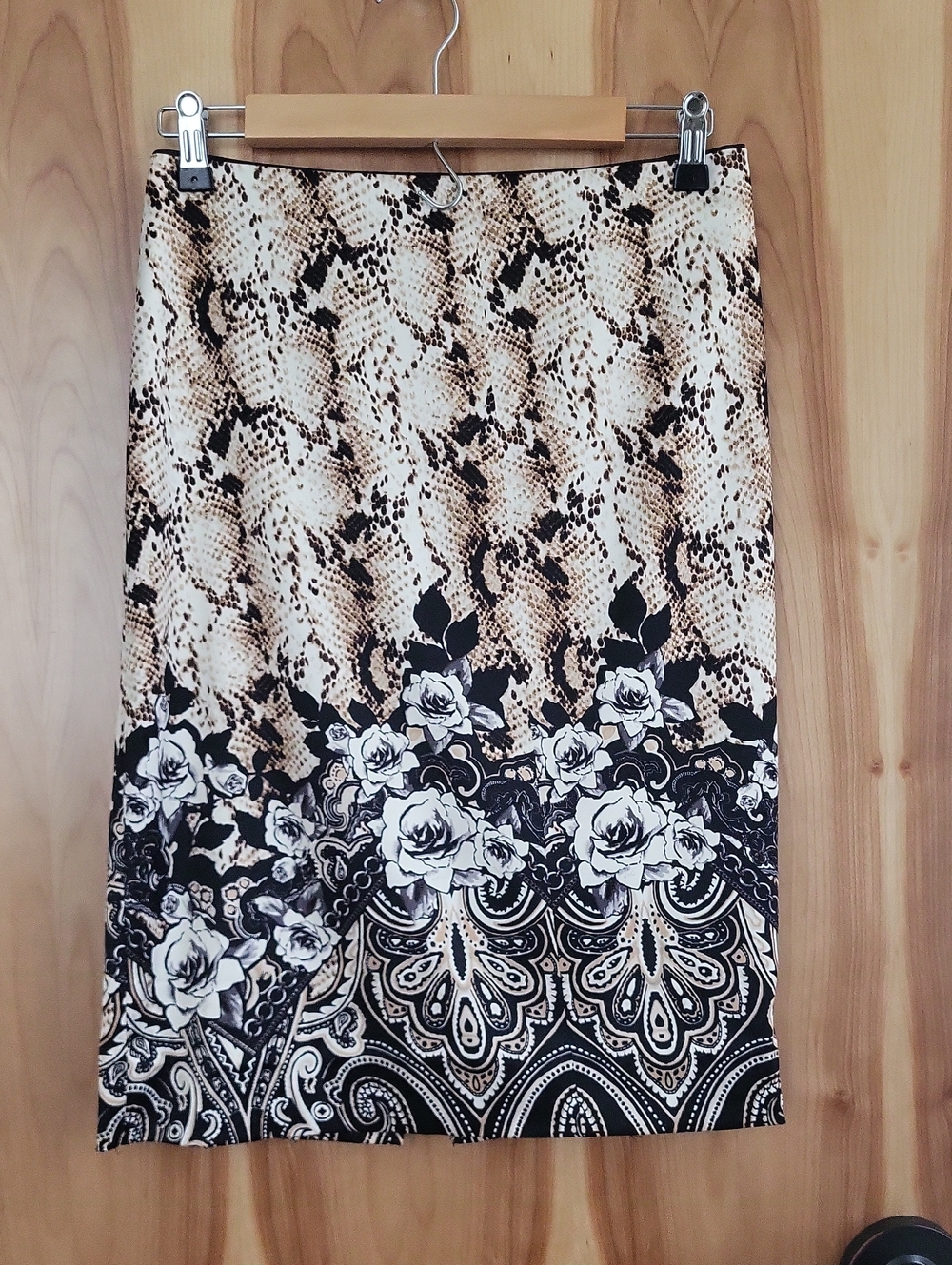 Women’s Snake Print Floral Border Pencil Skirt - Black & Cream